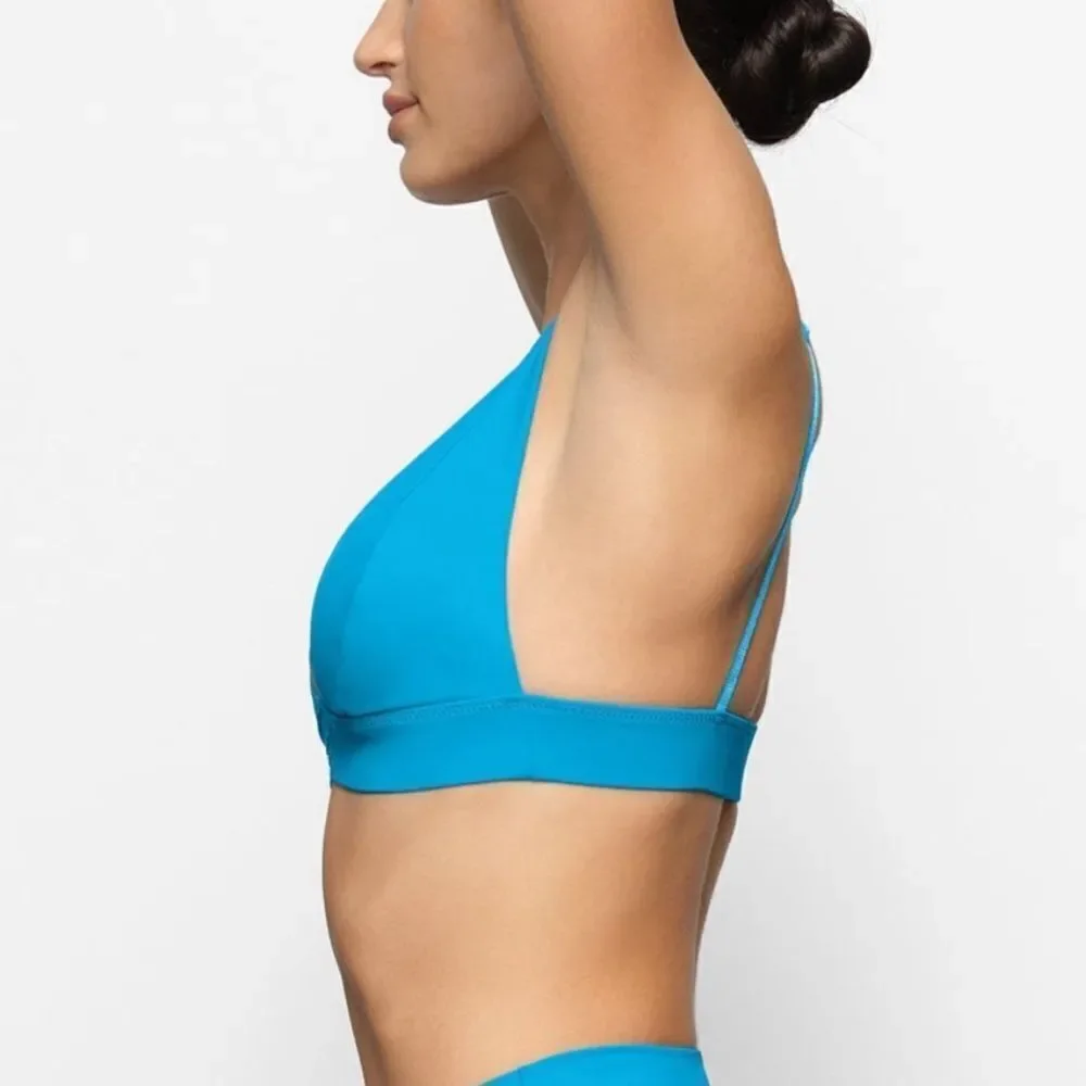 NWT SKIMS Signature Swim Plunge Bikini Top In Turquoise Blue Support Bikini Top